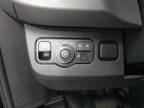 Used 2024 Mercedes-Benz Sprinter 2500 image 9