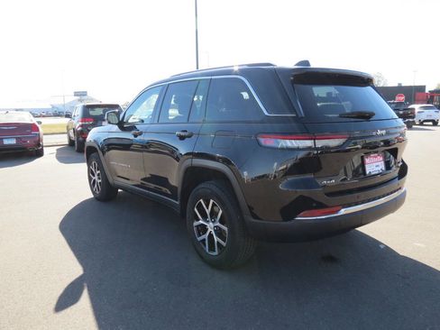 Used 2023 Jeep Grand Cherokee Limited image 10