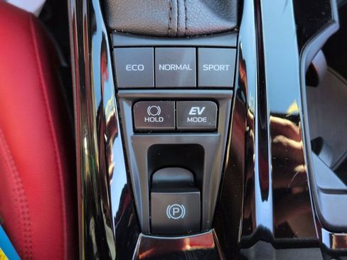 Used 2025 Toyota Camry XSE image 25