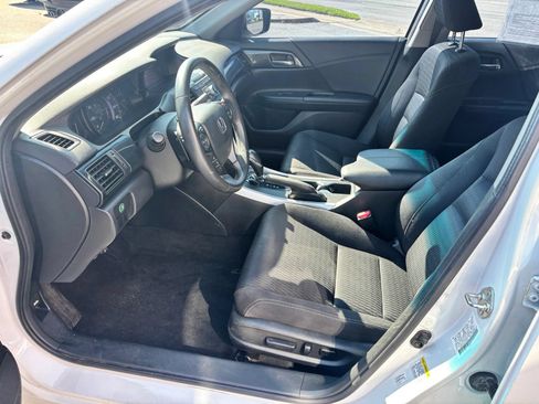 Used 2015 Honda Accord Sport image 13