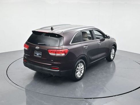 Used 2016 Kia Sorento LX w/ LX Convenience Package image 38