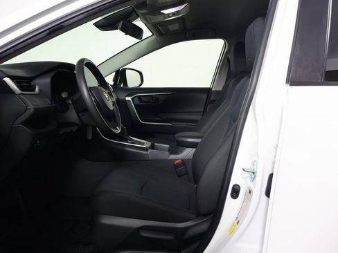 Used 2023 Toyota RAV4 LE AWD/4WD image 10
