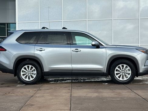 New 2026 Toyota Grand Highlander XLE image 3