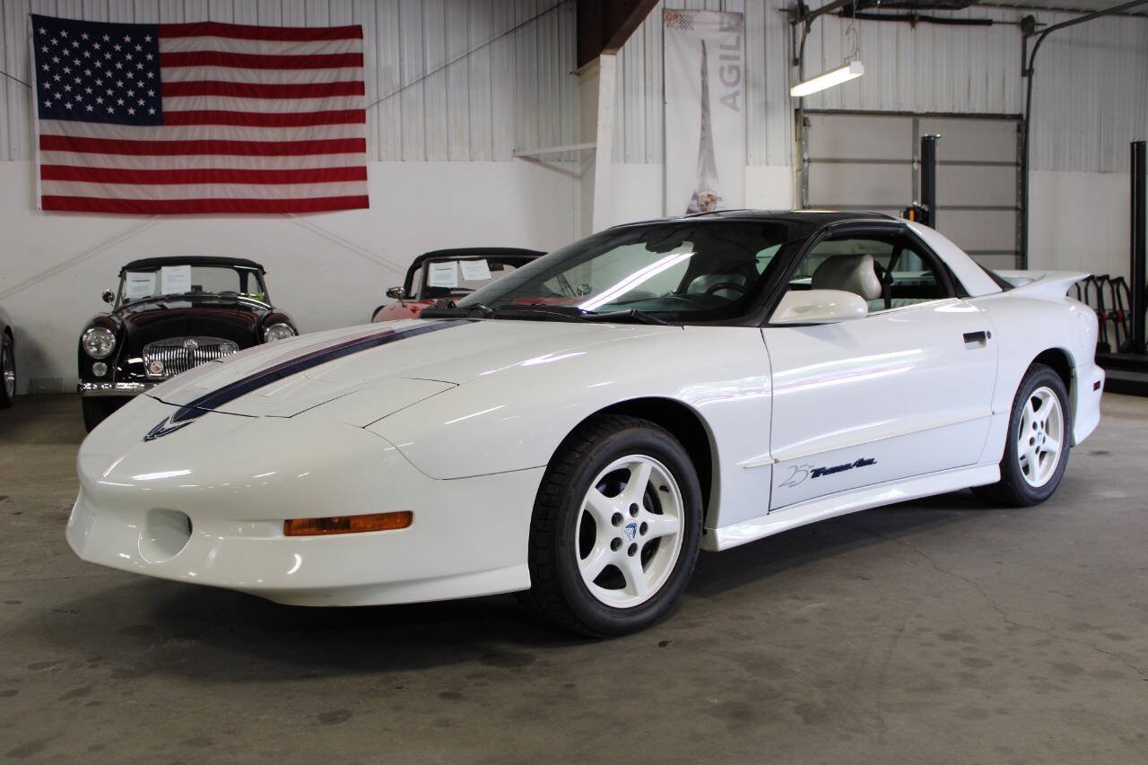 Used 1994 Pontiac Firebird Coupe RWD image 1