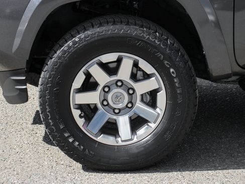 Used 2019 Toyota Tacoma TRD Sport image 35