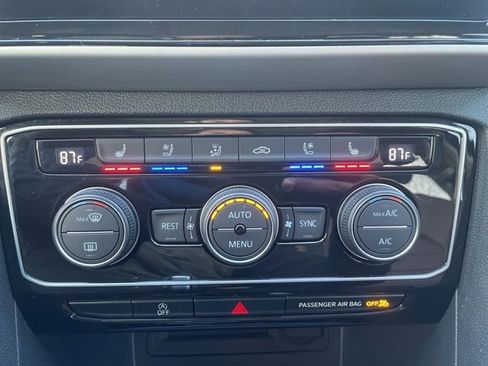 Certified 2021 Volkswagen Atlas SEL Premium image 24