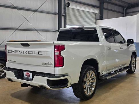 Used 2021 Chevrolet Silverado 1500 High Country w/ Technology Package image 4