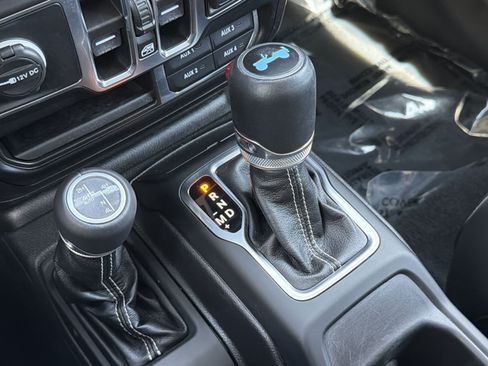 Used 2023 Jeep Wrangler Unlimited Sahara w/ Cold Weather Group AWD/4WD image 21