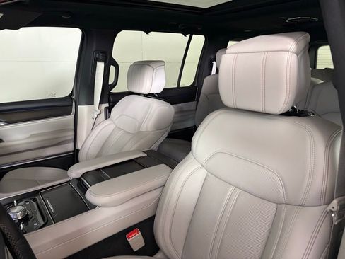 New 2026 Jeep Grand Wagoneer Summit AWD/4WD image 19