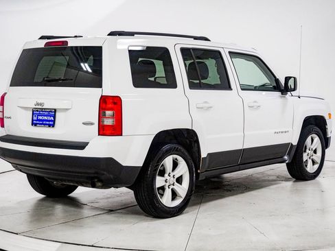 Used 2015 Jeep Patriot Latitude AWD/4WD image 9