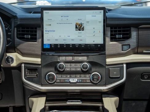 Used 2024 Ford Expedition Limited RWD image 19