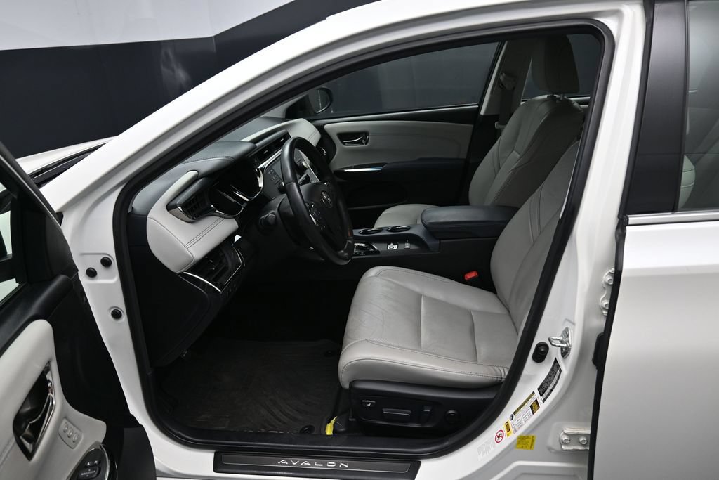 Used 2013 Toyota Avalon Limited FWD image 2