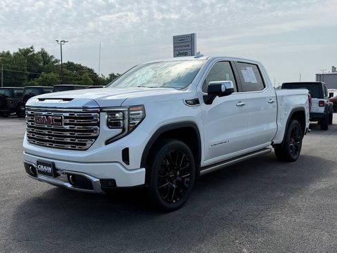 Used 2024 GMC Sierra 1500 Denali w/ Denali Reserve Package AWD/4WD image 3
