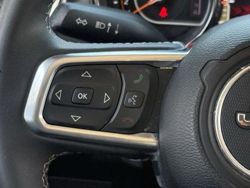 Used 2023 Jeep Wrangler Unlimited Sahara AWD/4WD image 13