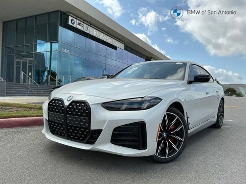New 2026 BMW 430i w/ M Sport Package RWD image 1