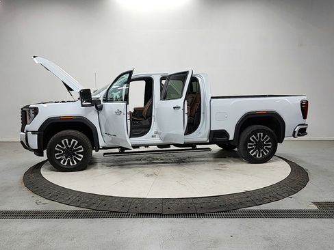 Used 2026 GMC Sierra 2500 Denali Ultimate image 12
