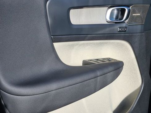 New 2026 Volvo XC40 B5 Ultra w/ Climate Package image 9