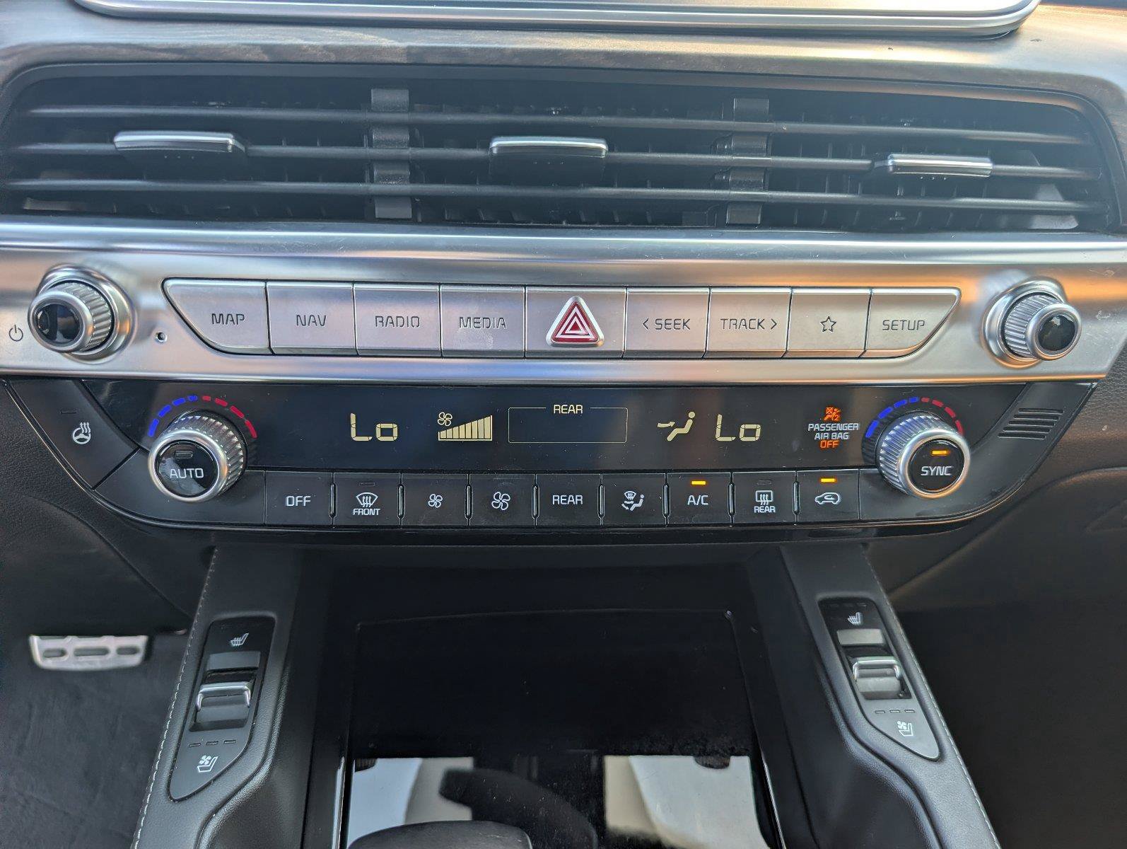 Used 2022 Kia Telluride SX w/ Nightfall Edition Package AWD/4WD image 18