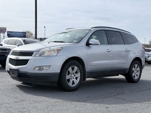 Used 2012 Chevrolet Traverse LT image 3