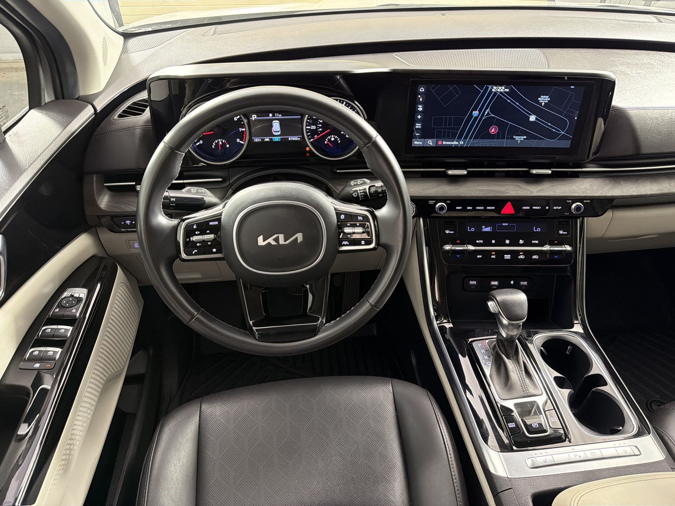 Used 2023 Kia Carnival EX FWD image 28