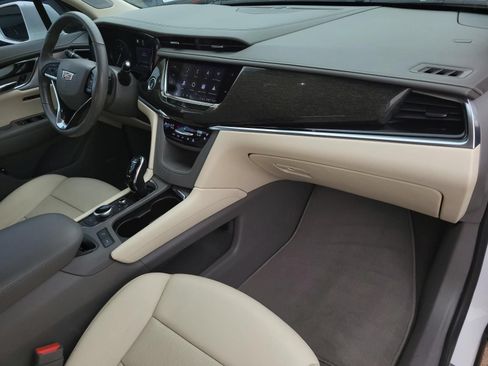 Used 2020 Cadillac XT6 Premium Luxury FWD image 8