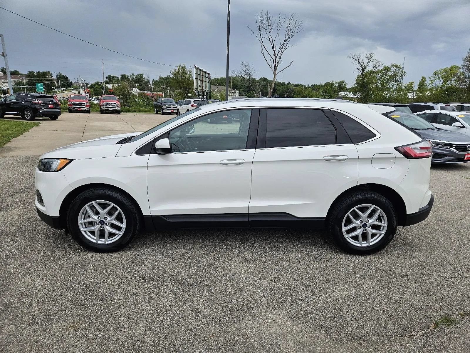Used 2022 Ford Edge SEL w/ Convenience Package AWD/4WD image 5