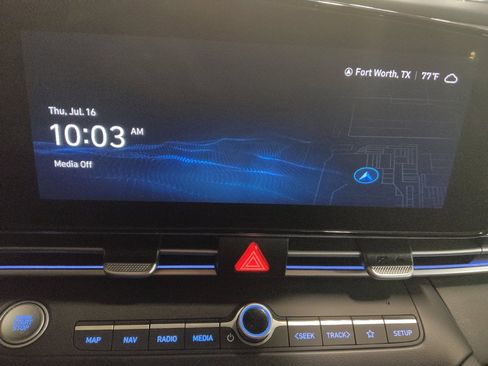Used 2024 Hyundai Elantra SEL FWD image 25