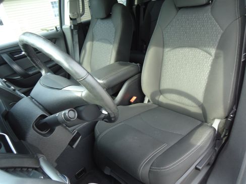 Used 2016 GMC Acadia SLE AWD/4WD image 22