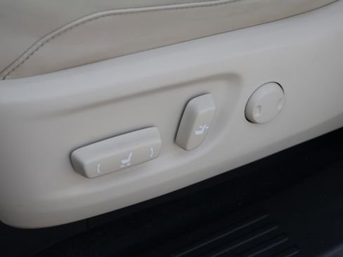 Used 2022 Lexus GX 460 Premium w/ Premium Package image 33