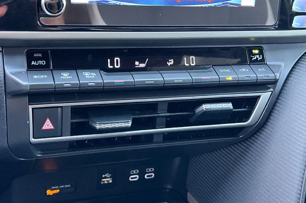 Certified 2025 Toyota Camry SE FWD image 22