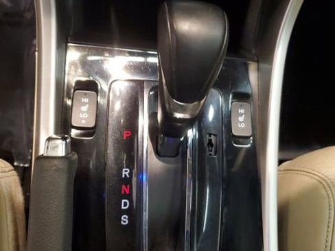 Used 2016 Honda Accord Touring image 25