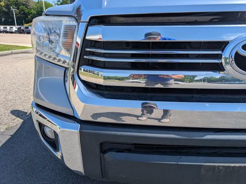 Used 2017 Toyota Tundra SR5 w/ TRD Off Road Package AWD/4WD image 9