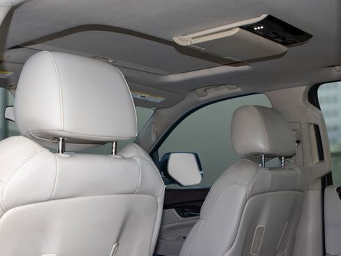 Used 2016 Cadillac Escalade Luxury image 14