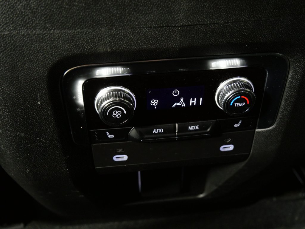 Used 2022 GMC Yukon Denali w/ Max Trailering Package AWD/4WD image 22