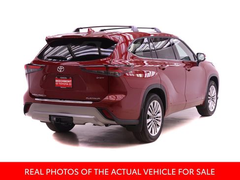 New 2026 Toyota Highlander Platinum AWD/4WD image 2