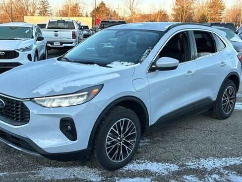 New 2026 Ford Escape SE FWD image 2