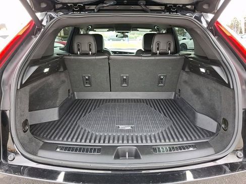 Used 2019 Cadillac XT4 Premium Luxury w/ Cold Weather Package image 31