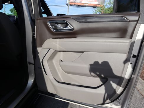 Used 2022 GMC Yukon XL SLT w/ SLT Luxury Package RWD image 35