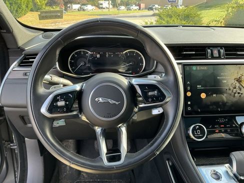 Used 2022 Jaguar F-PACE S image 11