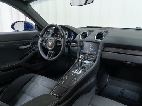 Certified 2021 Porsche 718 Cayman GT4 RWD image 22