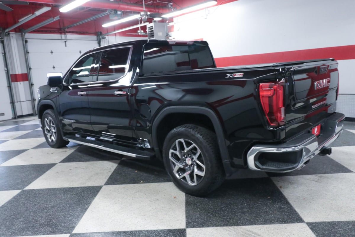 Used 2023 GMC Sierra 1500 SLT AWD/4WD image 6