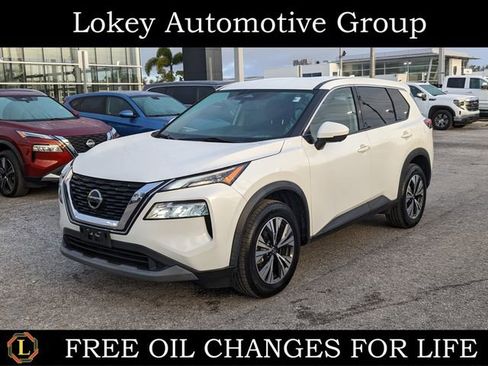 Certified 2021 Nissan Rogue SV image 1