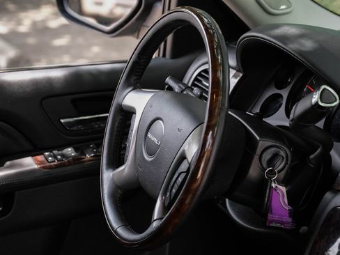 Used 2013 GMC Yukon XL Denali AWD/4WD image 25