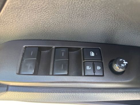 Used 2023 Toyota Camry SE image 17