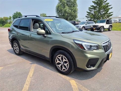 Used 2021 Subaru Forester Premium image 4