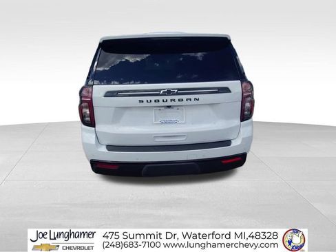 Certified 2024 Chevrolet Suburban Z71 w/ Luxury Package AWD/4WD image 8