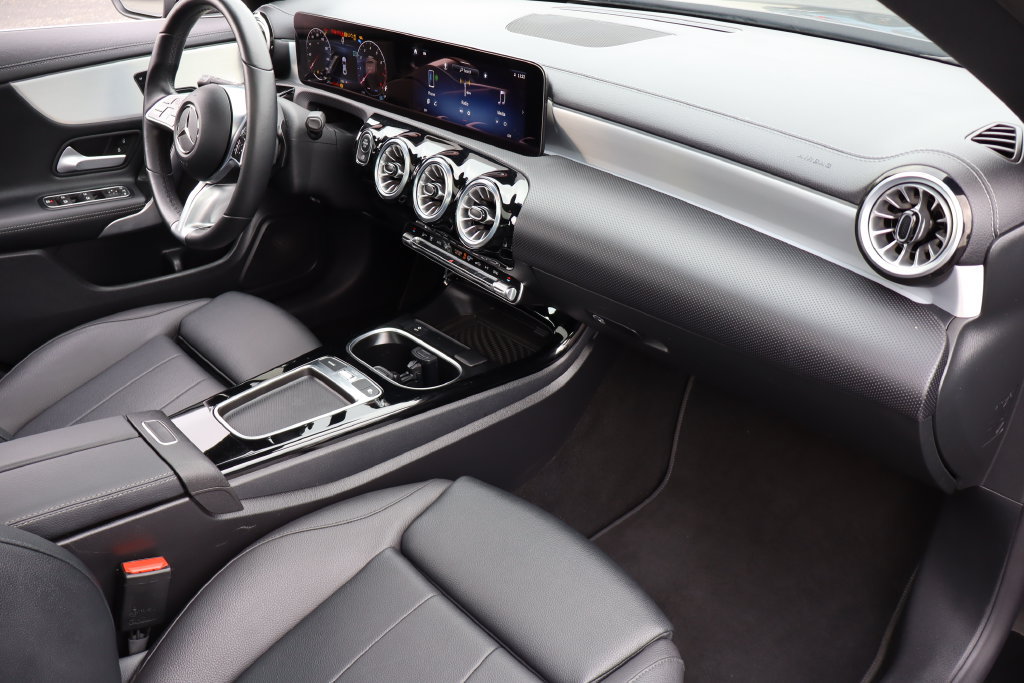 Used 2025 Mercedes-Benz CLA 250 4MATIC image 30