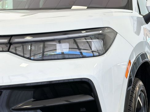 New 2026 Volkswagen Tiguan SEL R-Line AWD/4WD image 11