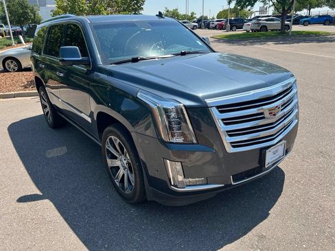 Used 2020 Cadillac Escalade Platinum AWD/4WD image 7