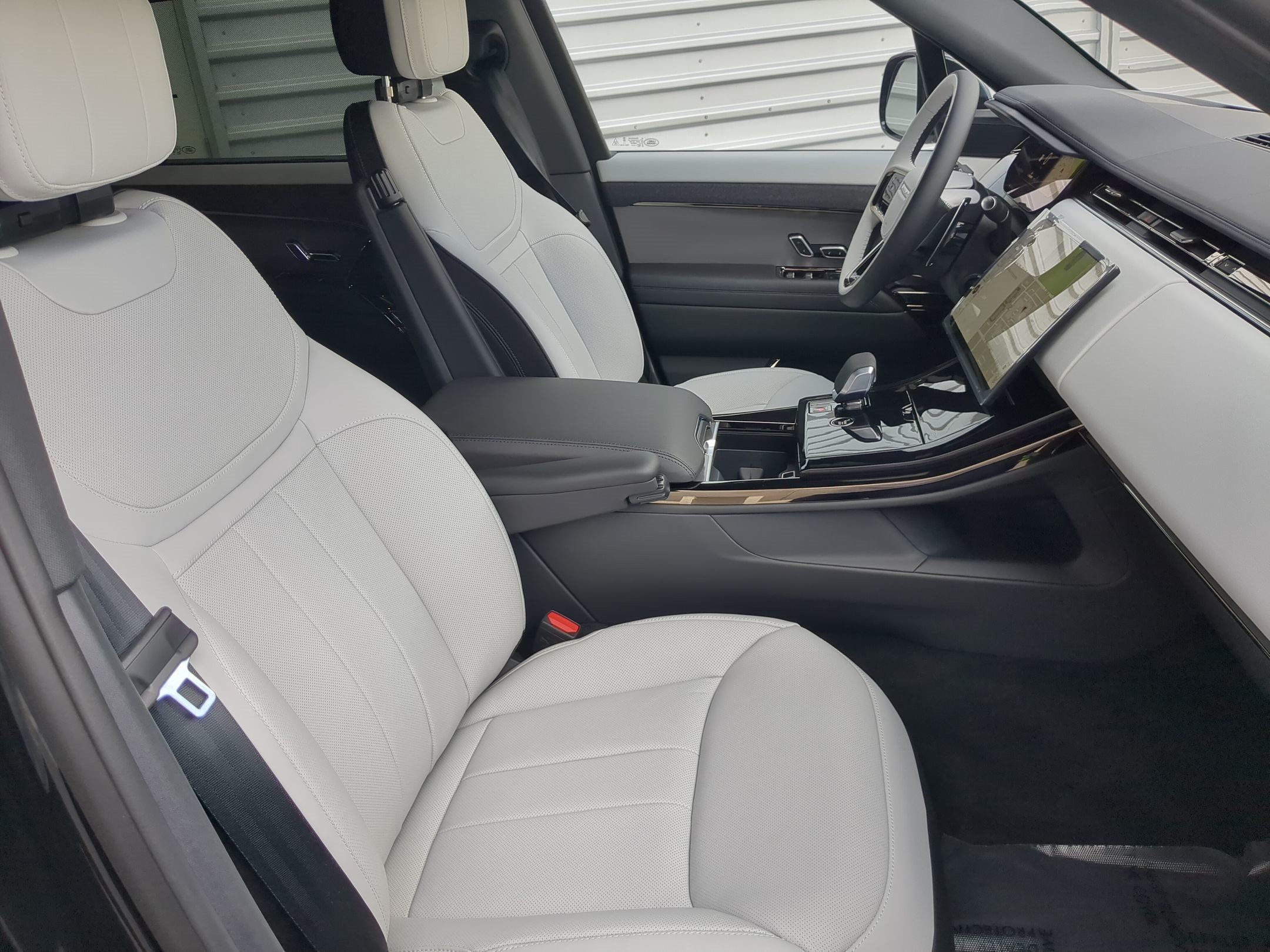 New 2026 Land Rover Range Rover Sport Dynamic SE AWD/4WD image 31